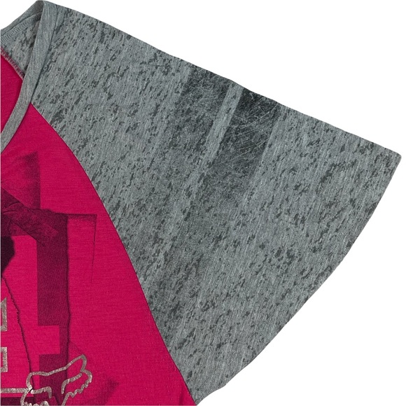 Fox Riding Co. size small pink, black, & grey shirt with grey batwing sleeves - Picture 3 of 8